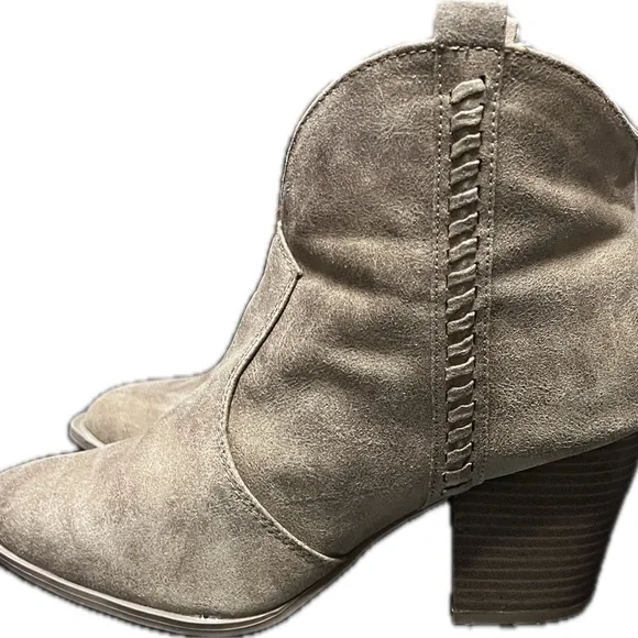 Cupid Women's Suede Ankle Boots - Taupe - 8.5 - Picture 3 of 8